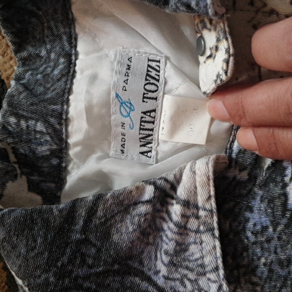 Vest - Picture 4 of 13